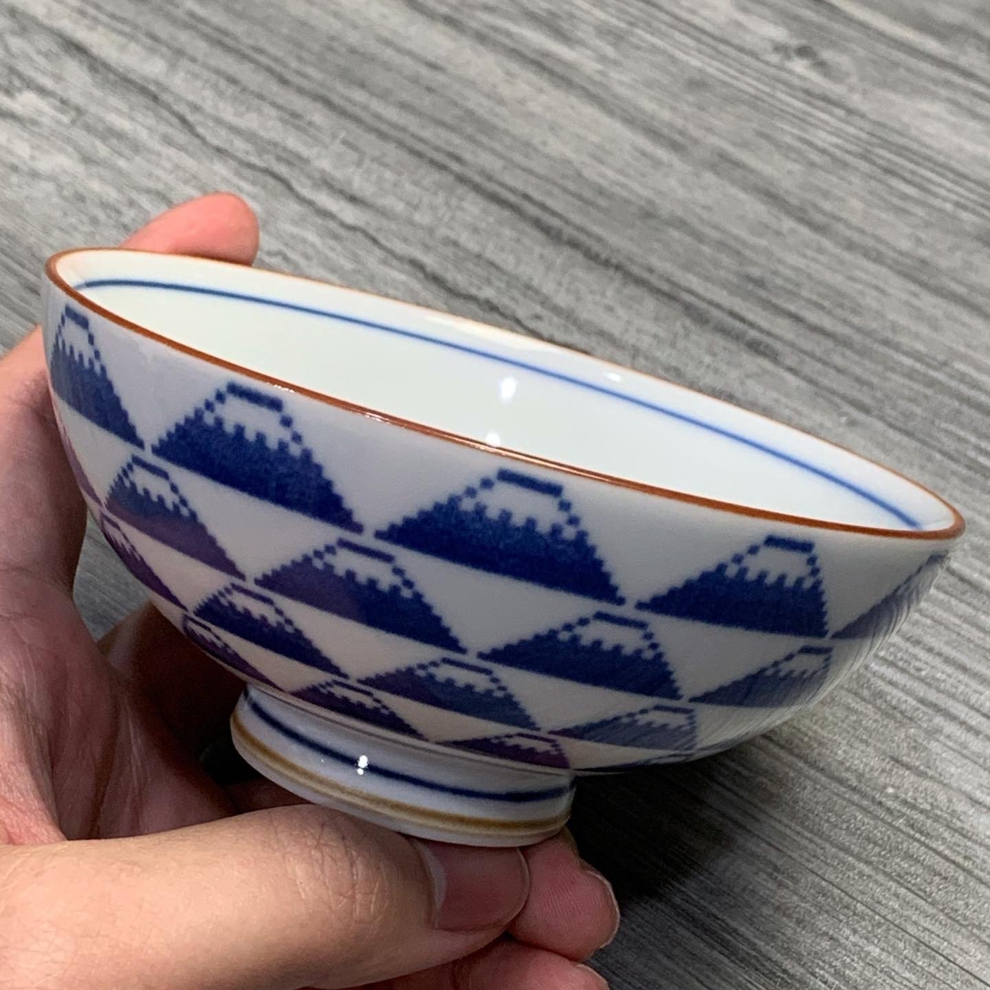 日本製。波佐見燒。The Porcelains。富士山。餐碗。茶碗- 萬萬選物